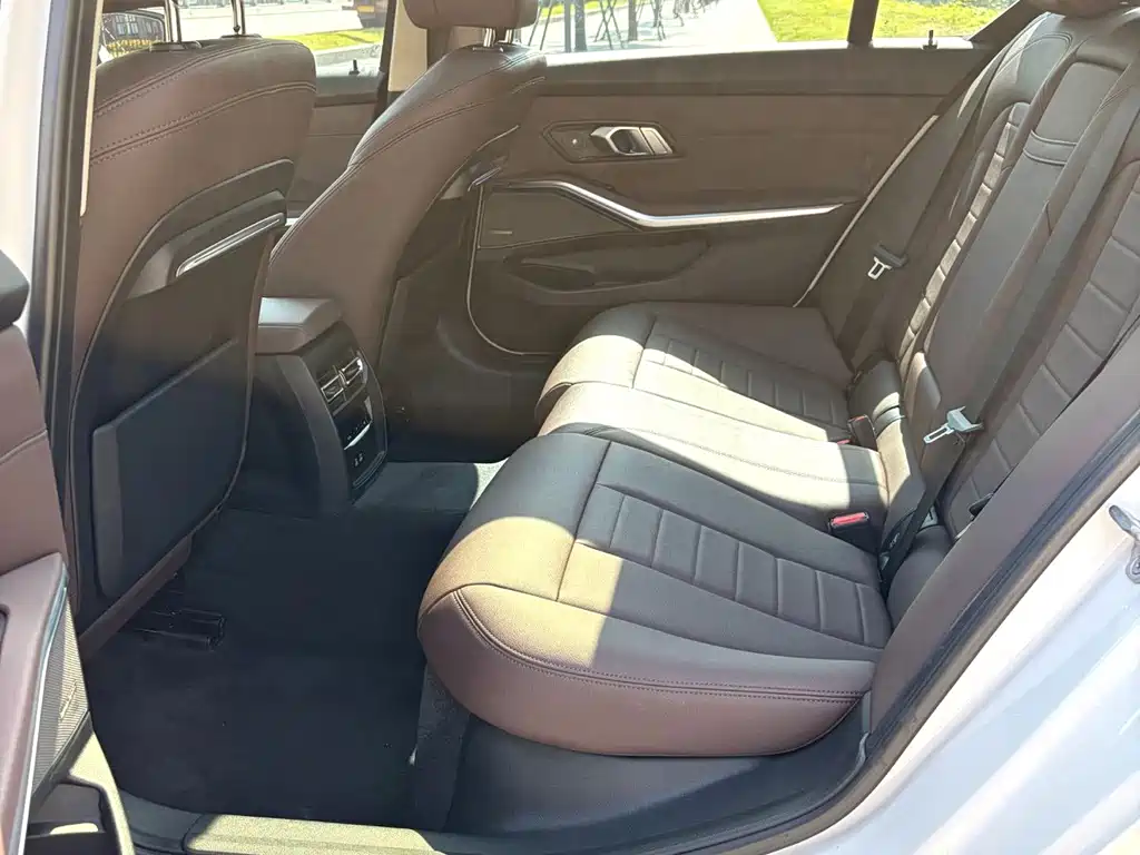 BMW 3 Series — миниатюра 6
