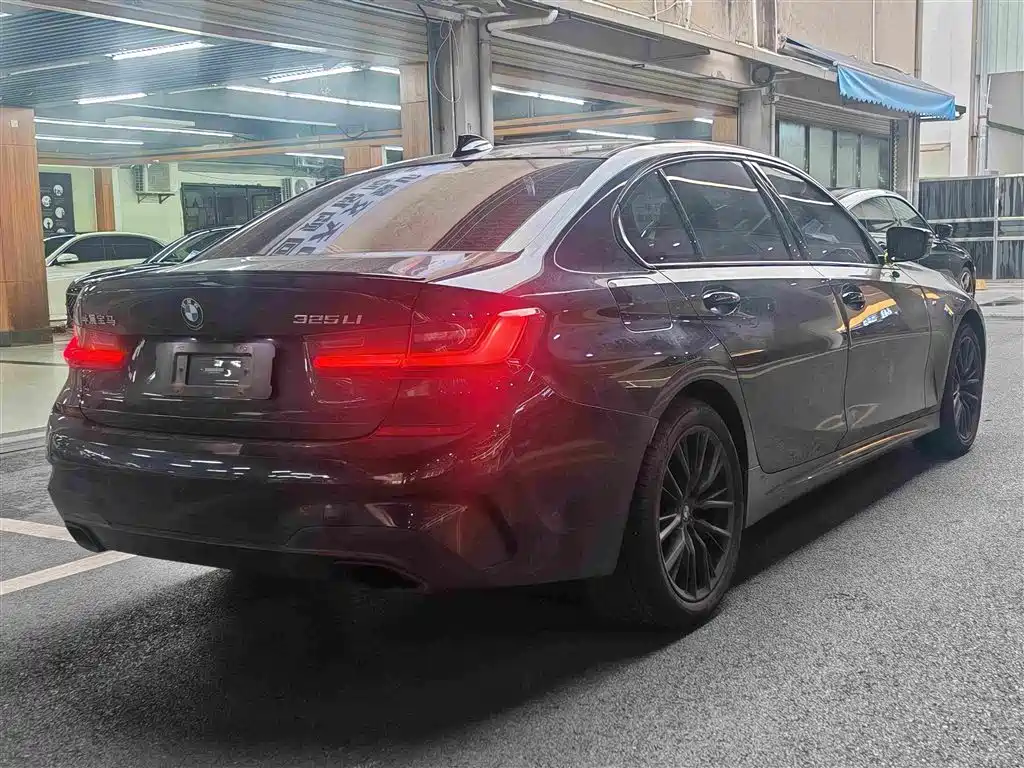 BMW 3 Series — миниатюра 11