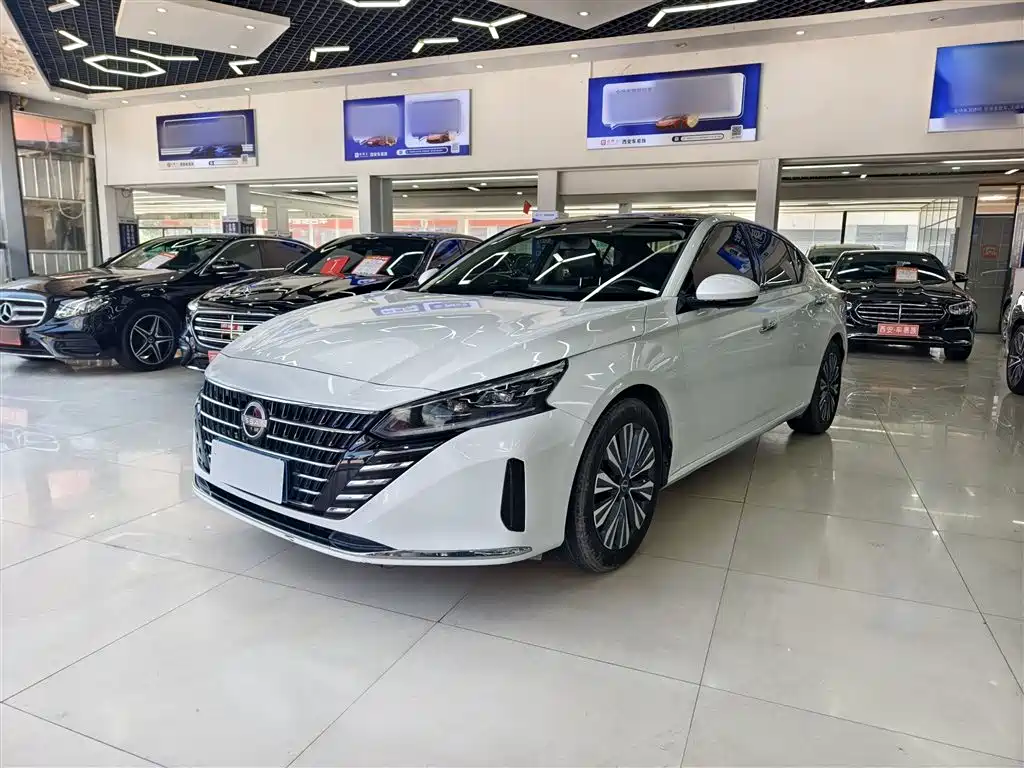 Nissan Teana 2023