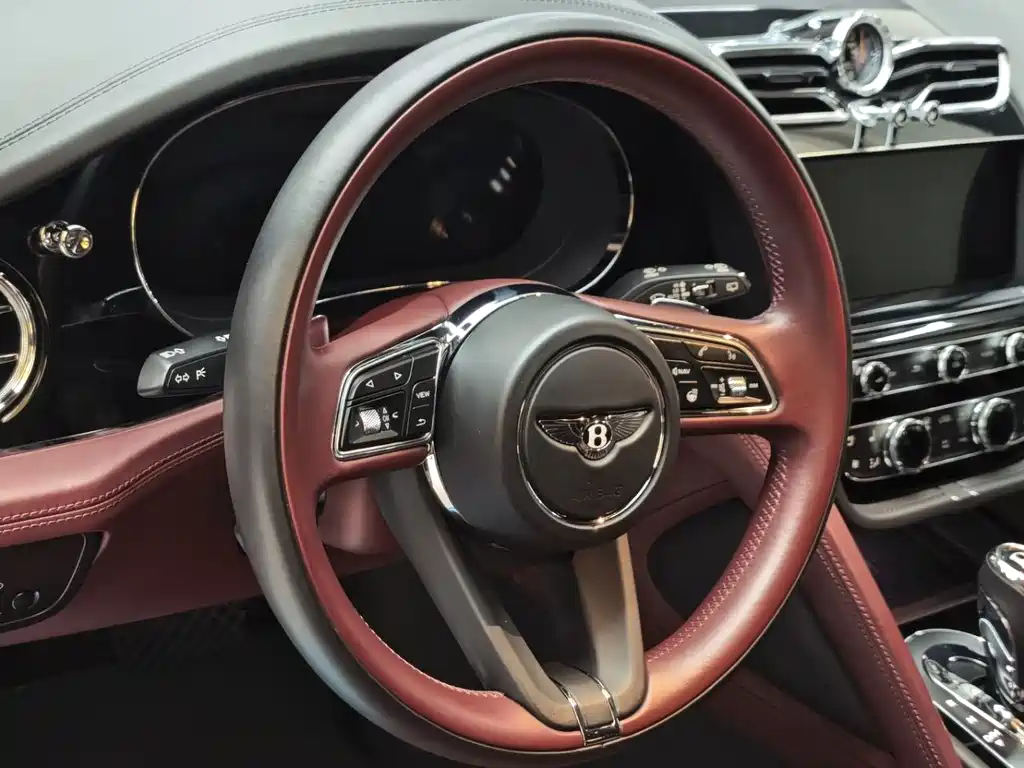 Bentley Bentayga — миниатюра 11