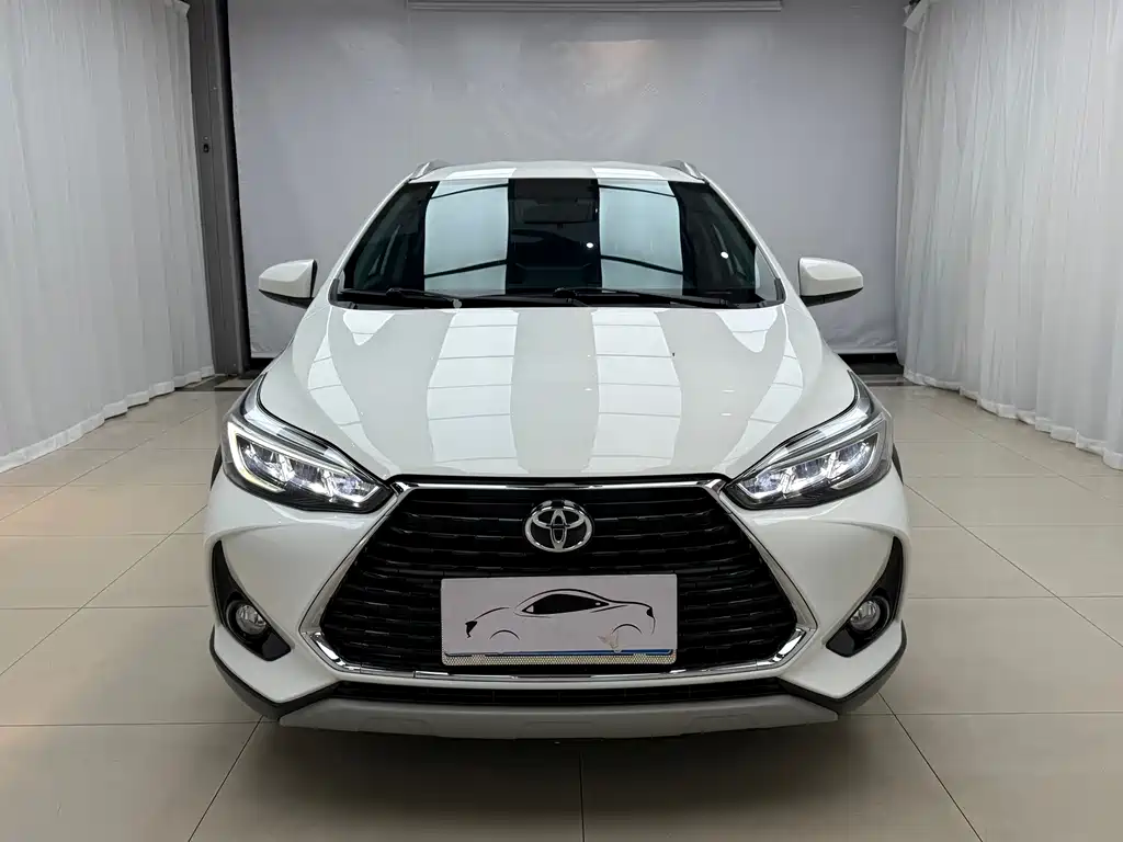 Toyota Yaris L — миниатюра 2