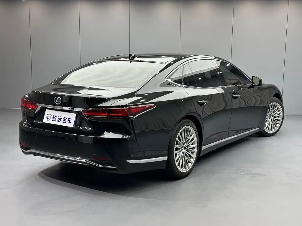 Lexus LS — миниатюра 4