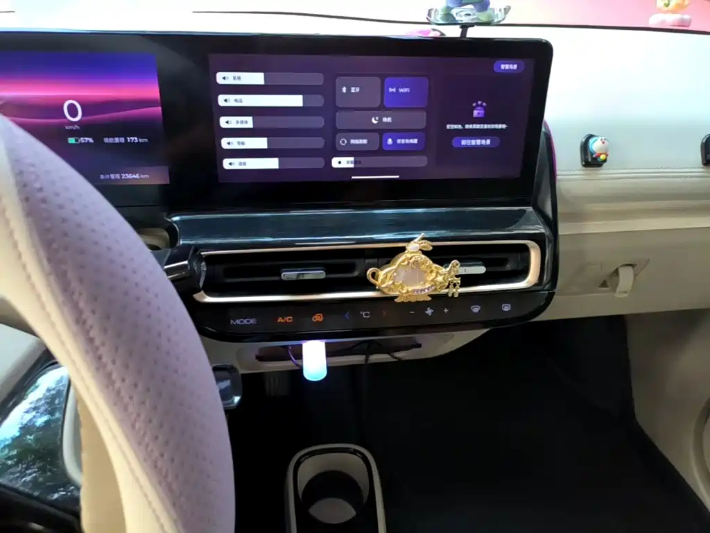 Baojun KiWi EV — миниатюра 16