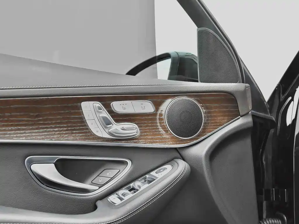 Mercedes-Benz GLC — миниатюра 9
