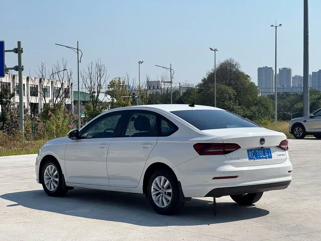 Volkswagen Lavida — миниатюра 8