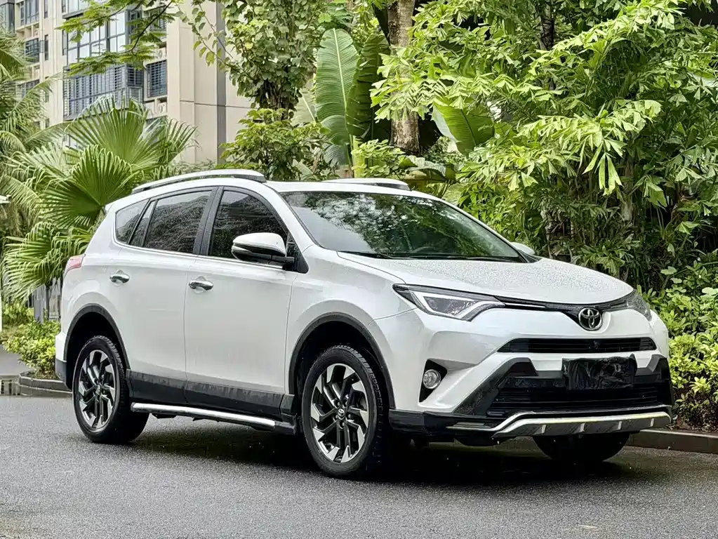 Toyota RAV4 — миниатюра 3