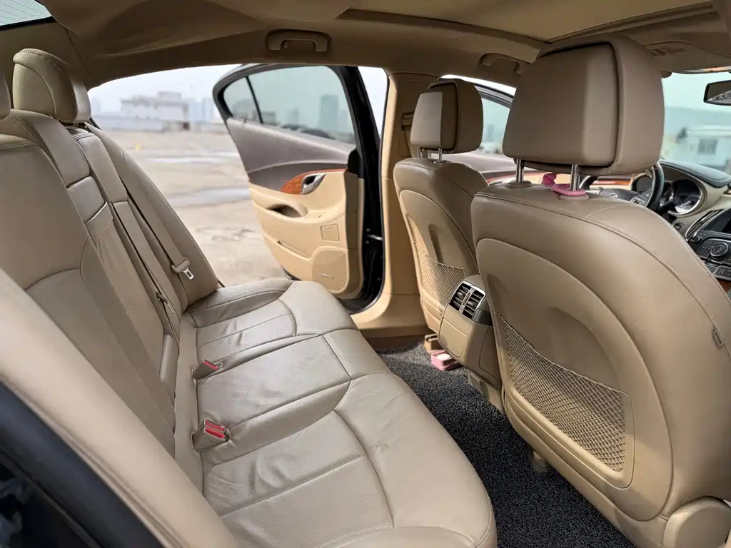 Buick LaCrosse — миниатюра 10