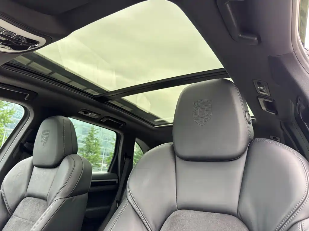 Porsche Cayenne — миниатюра 16