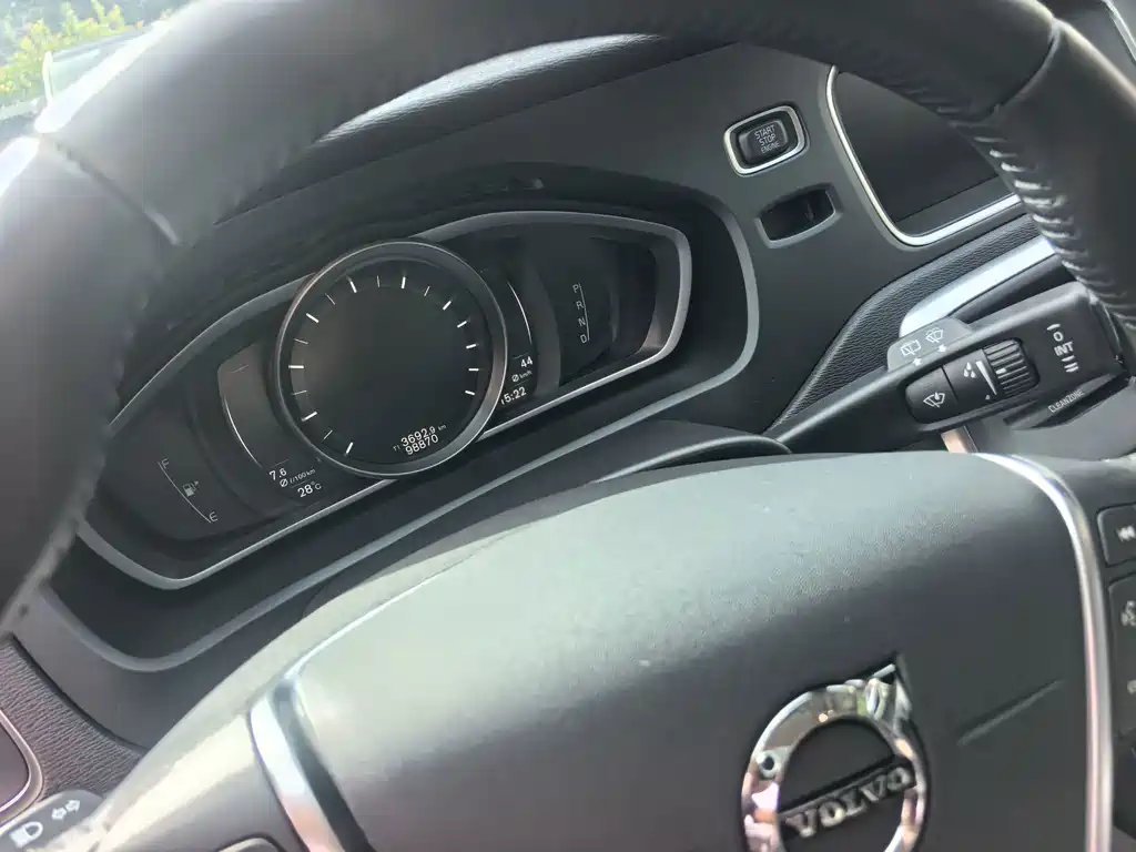 Volvo V40 — миниатюра 8