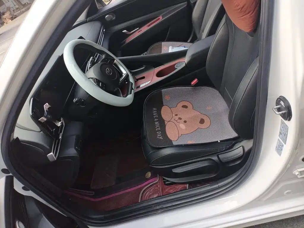 Hyundai Elantra — миниатюра 11