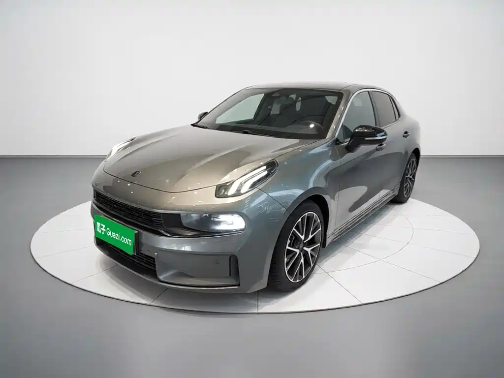 Lynk & Co 03