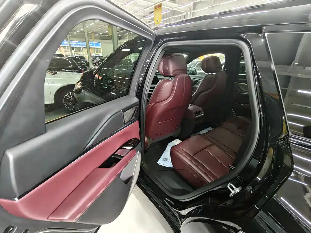 Cadillac XT5 2025 2.0T
