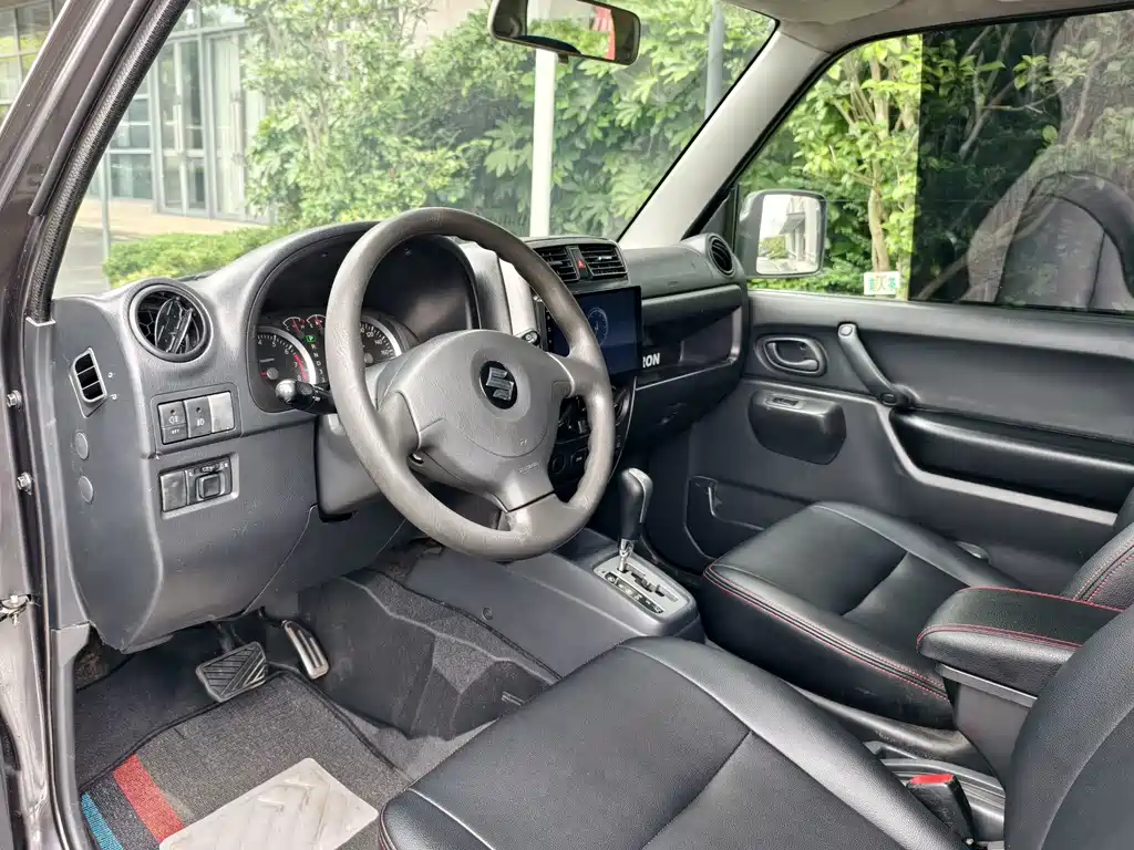 Suzuki Jimny — миниатюра 11
