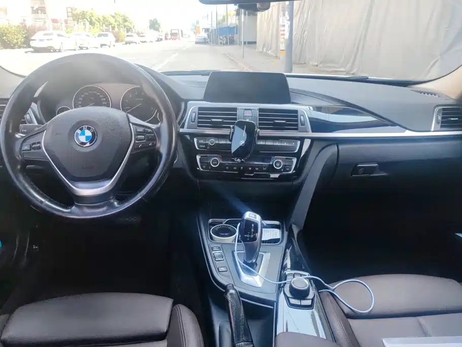 BMW 3 Series — миниатюра 12