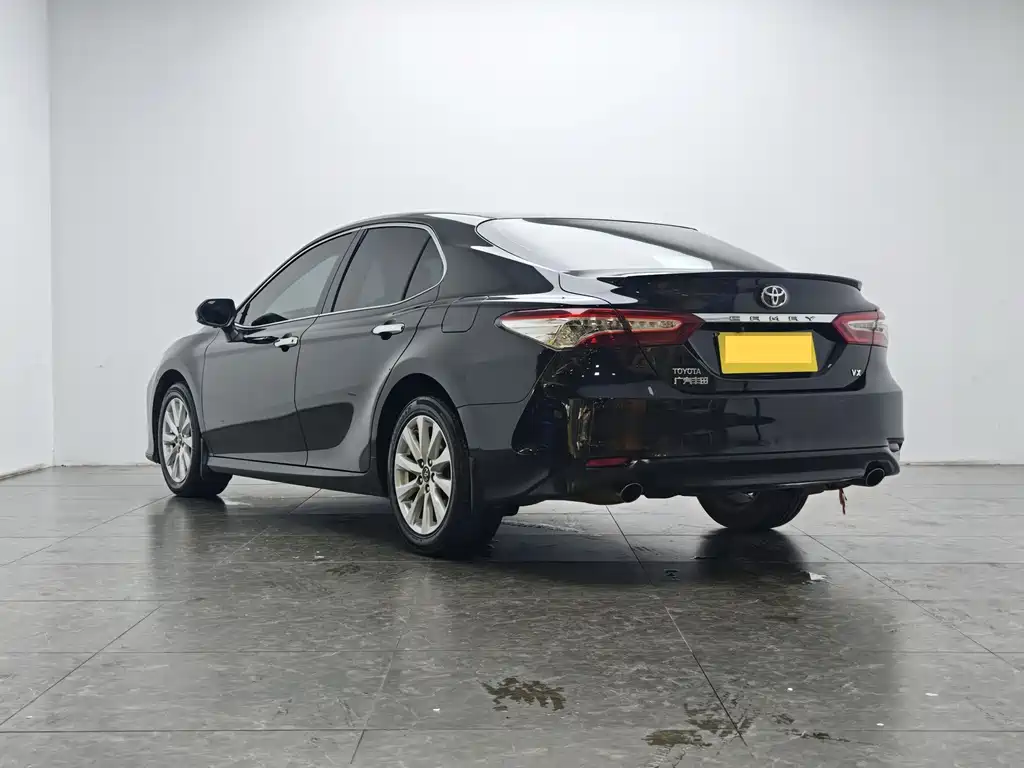 Toyota Camry — миниатюра 4