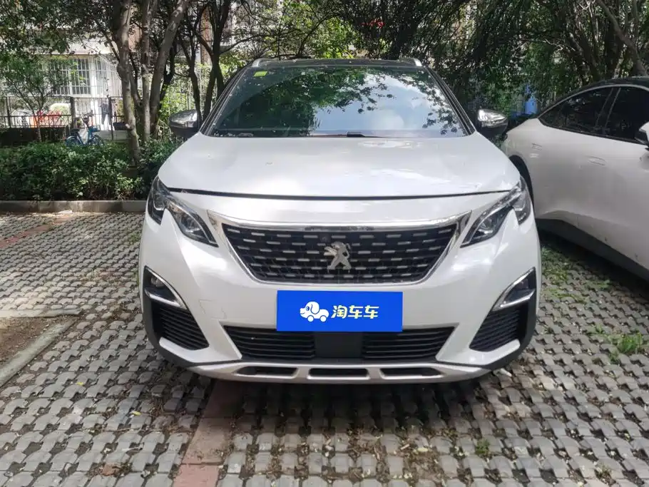 Peugeot 5008 2017 380THP 7 мест Luxury GT