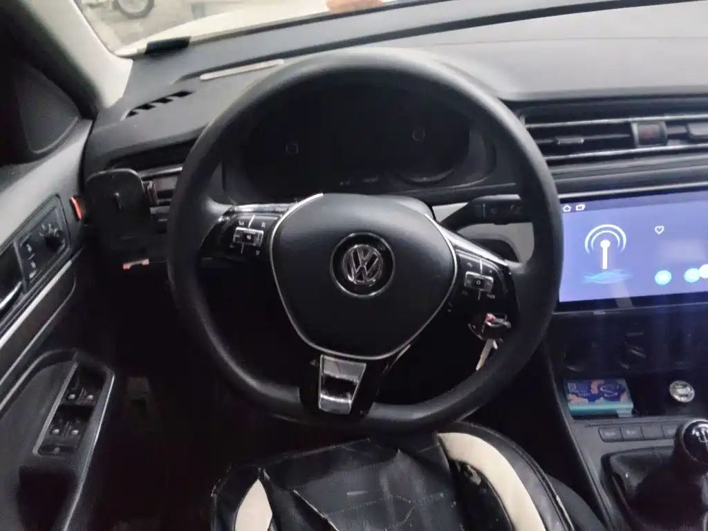 Volkswagen Lavida — миниатюра 3