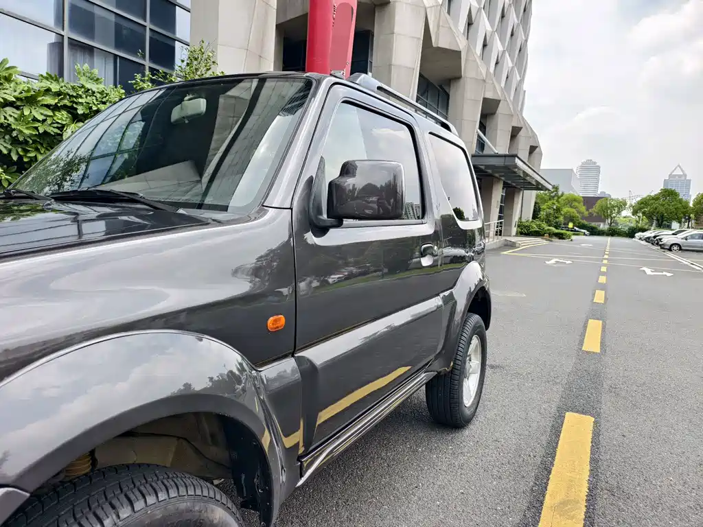 Suzuki Jimny — миниатюра 9