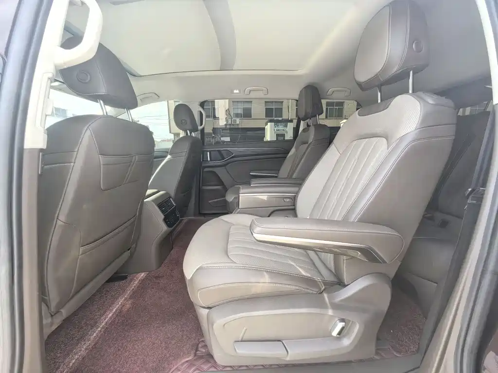 Volkswagen Viloran 2023 380TSI