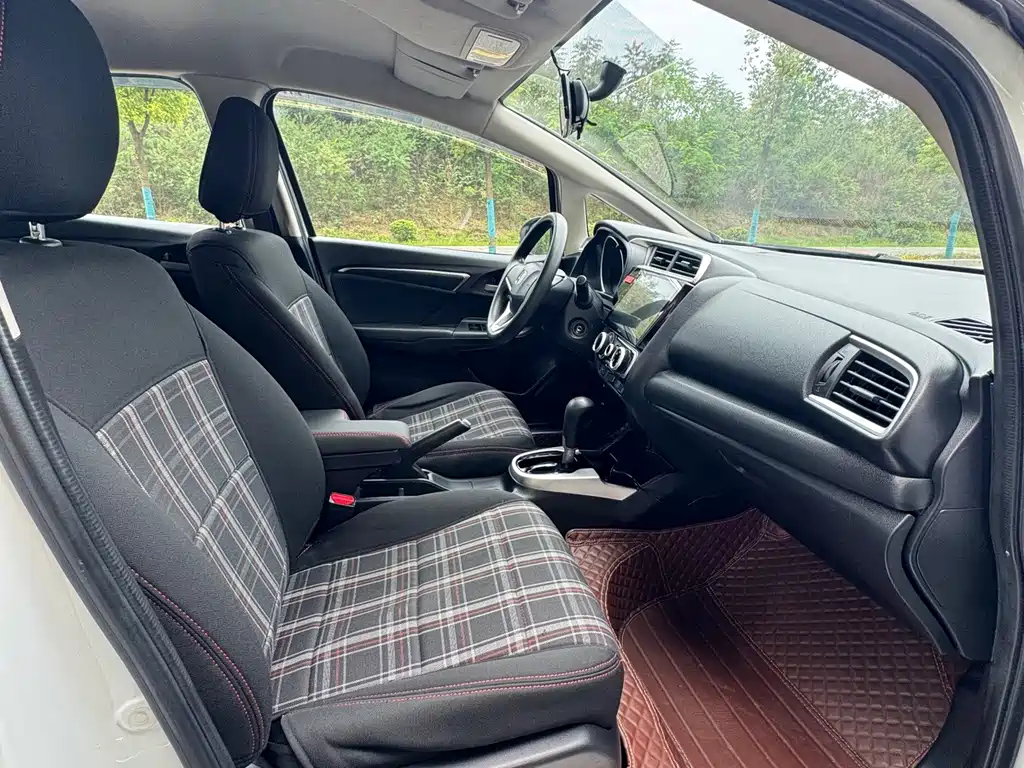 Honda Fit — миниатюра 4