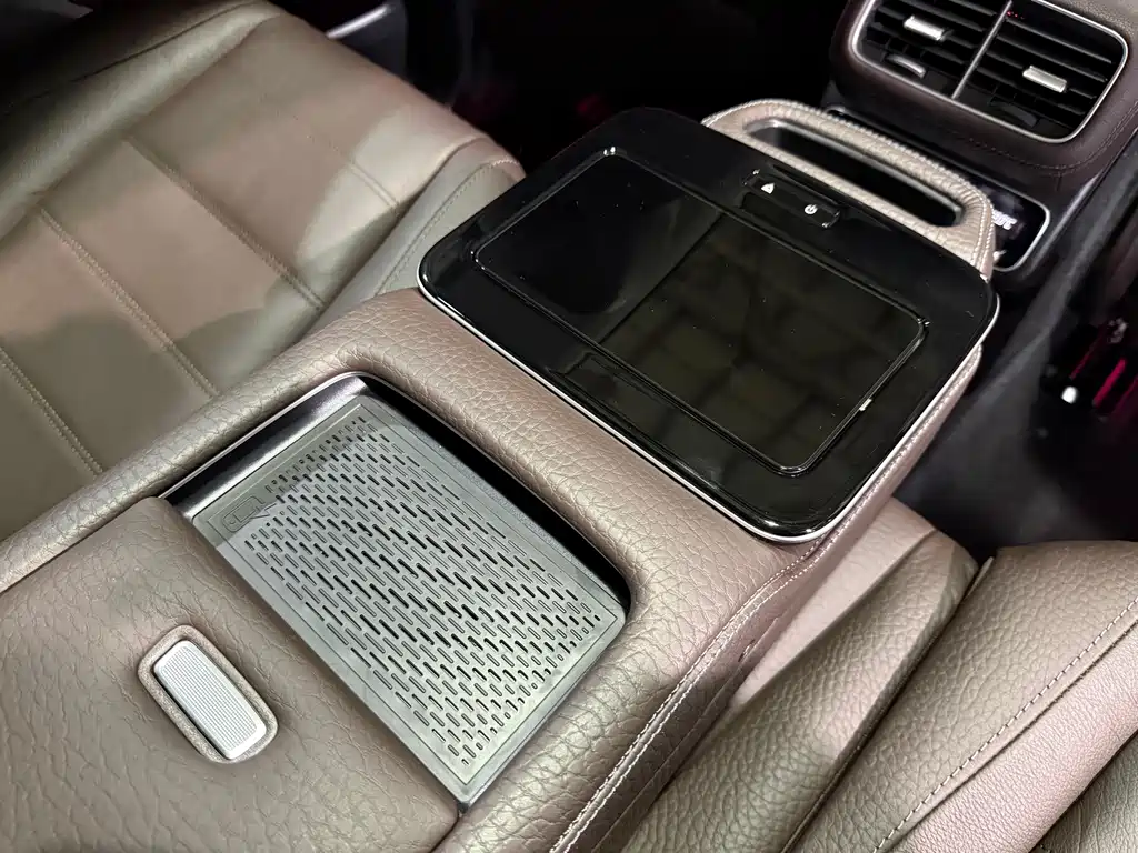 Mercedes-Benz GLS — миниатюра 24
