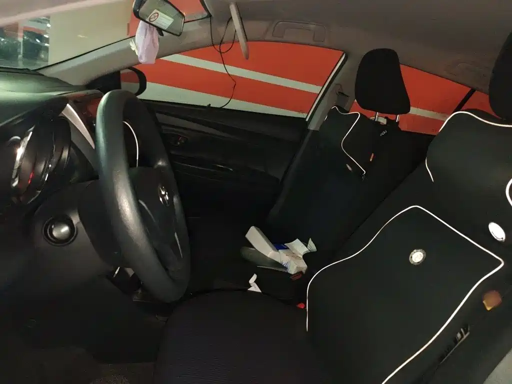 Toyota Yaris L — миниатюра 8