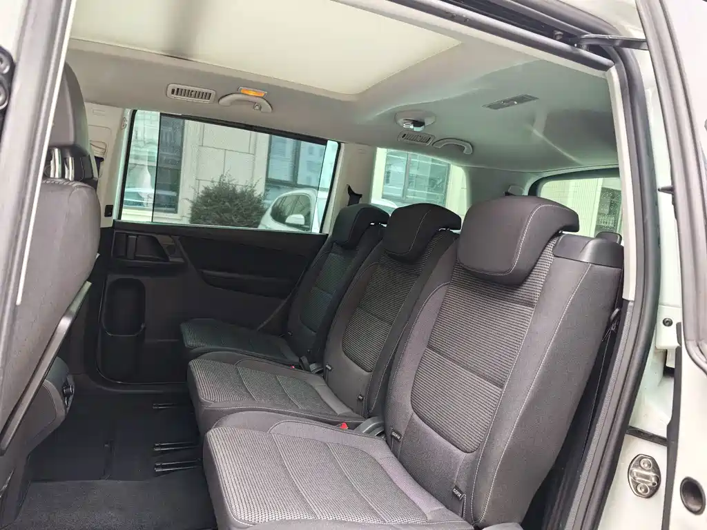 Volkswagen Sharan — миниатюра 23