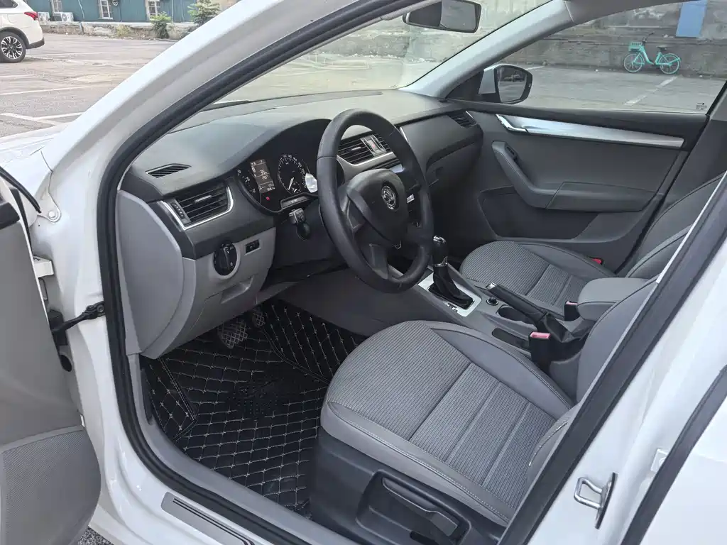 Skoda Octavia — миниатюра 9