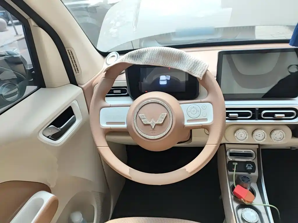 Wuling MINIEV — миниатюра 11
