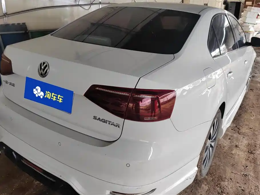 VOLKSWAGEN SAGITAR