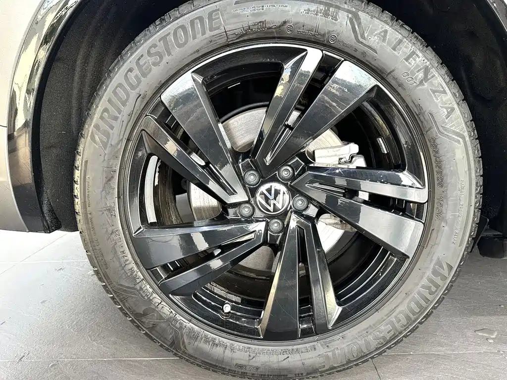 Volkswagen Touareg 2023 3.0TSI Sport