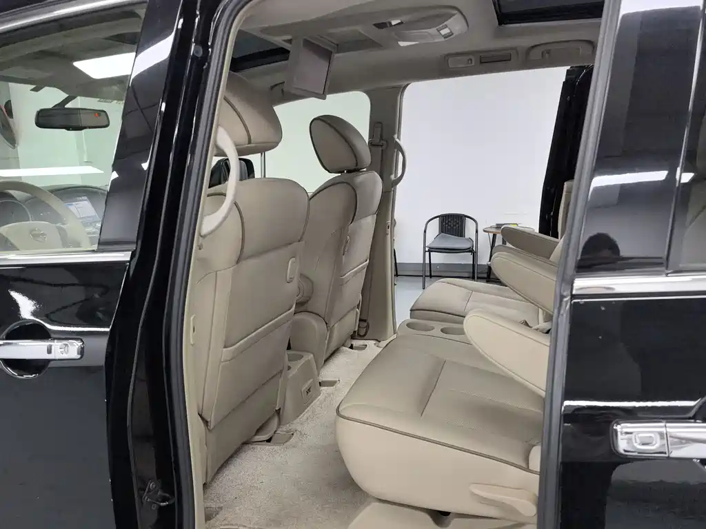 Nissan Quest — миниатюра 6