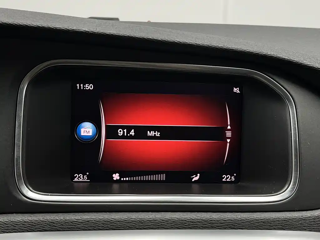 Volvo V40 — миниатюра 24