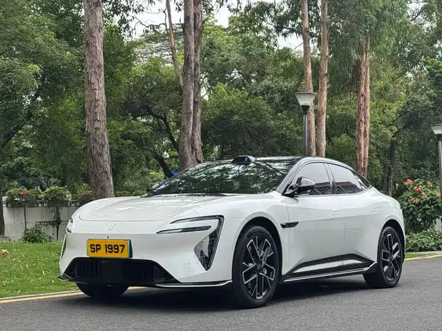 2025 Avatr 06