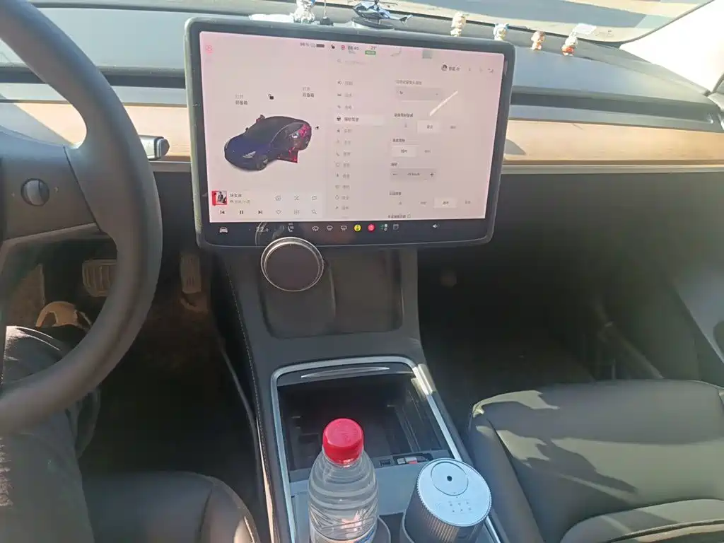 Tesla Model 3 — миниатюра 9