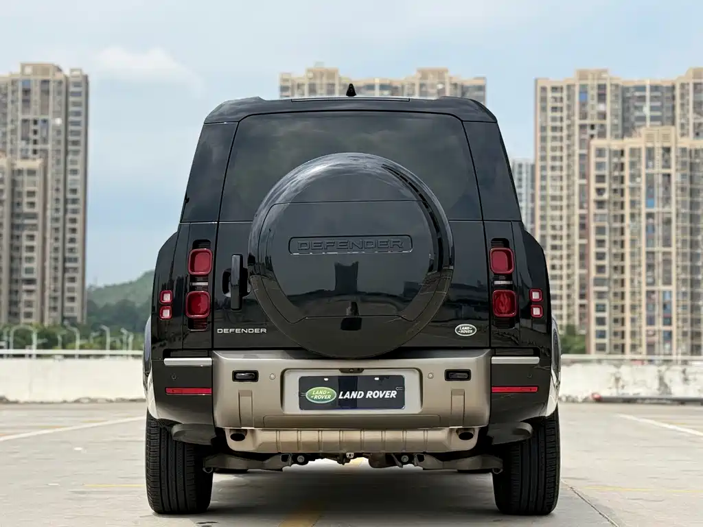 Land Rover Defender — миниатюра 13