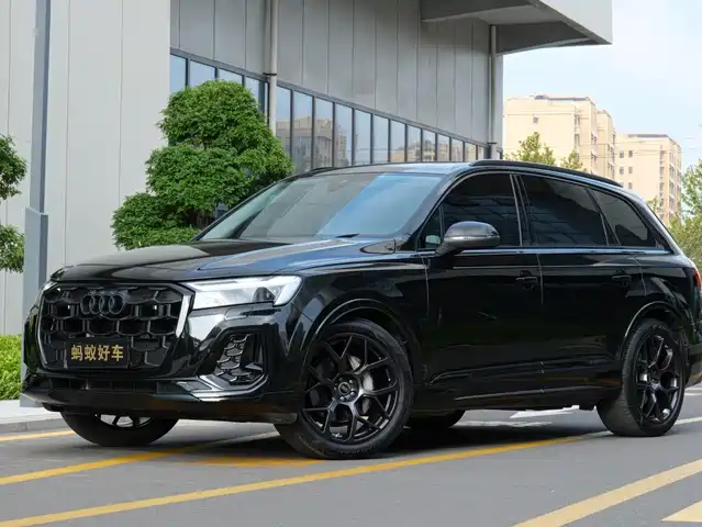 AUDI  Q7 2025