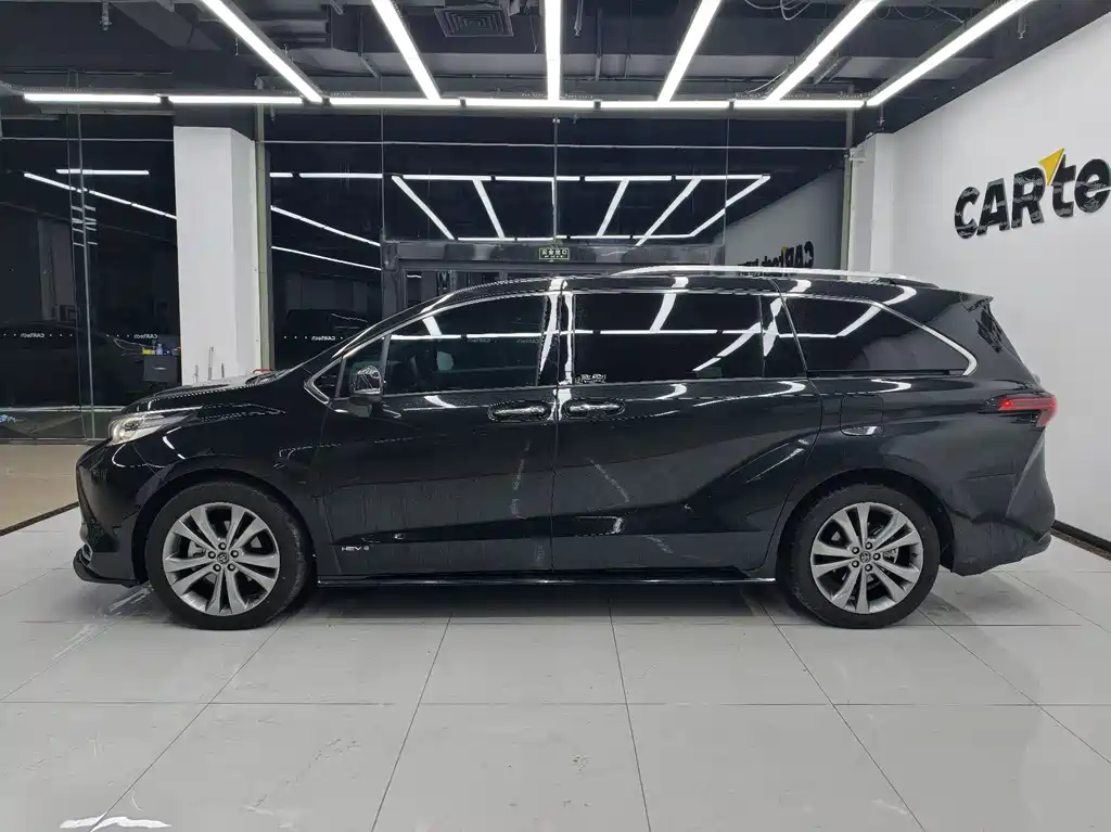 Toyota Sienna — миниатюра 12