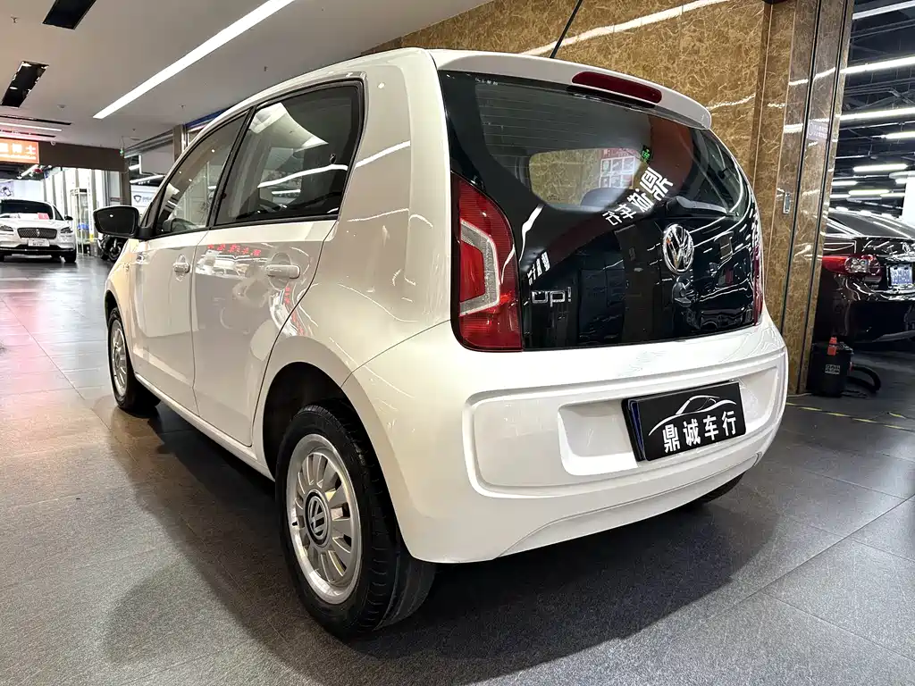 Volkswagen up! — миниатюра 5