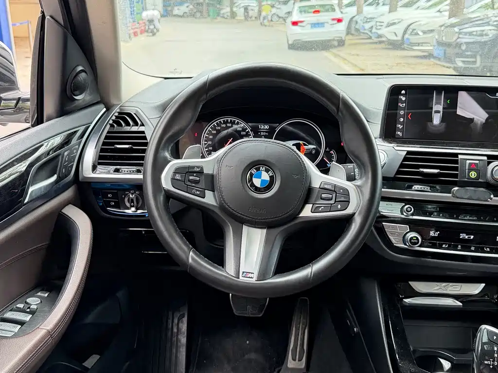 BMW X3 — миниатюра 8