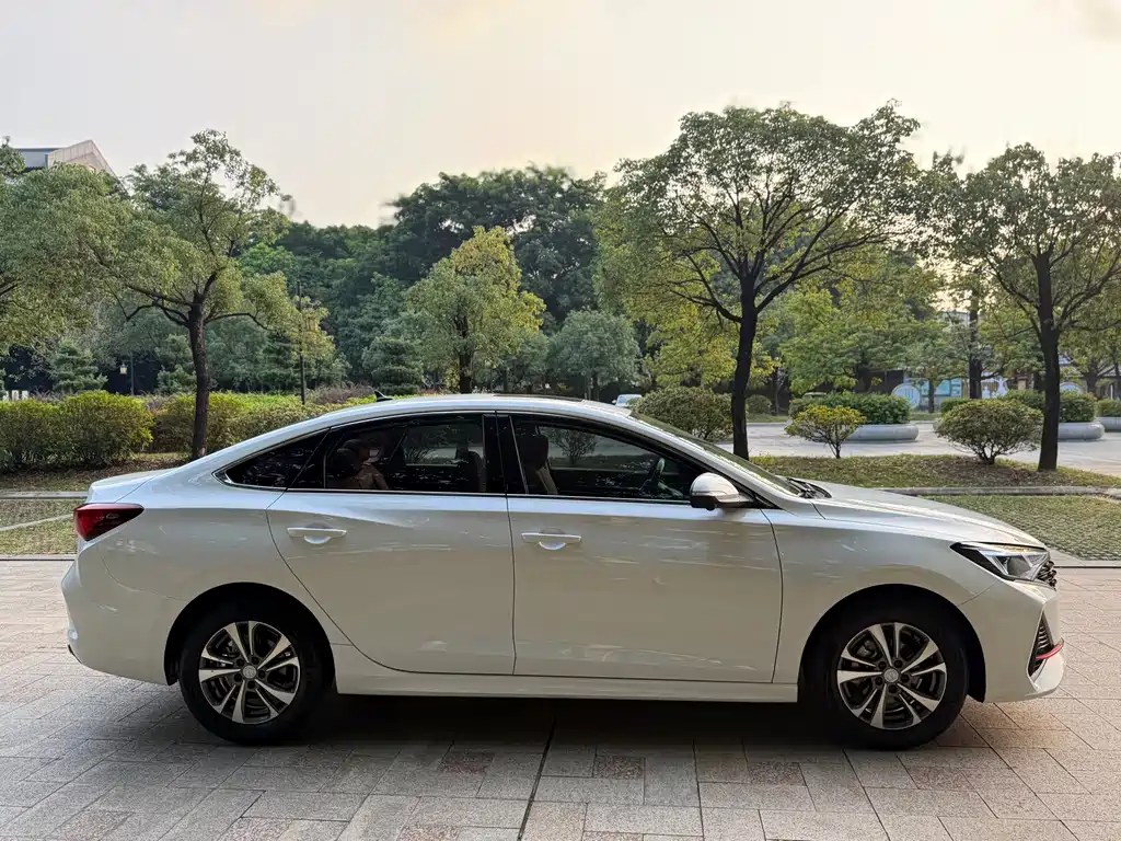 Changan Eado — миниатюра 18