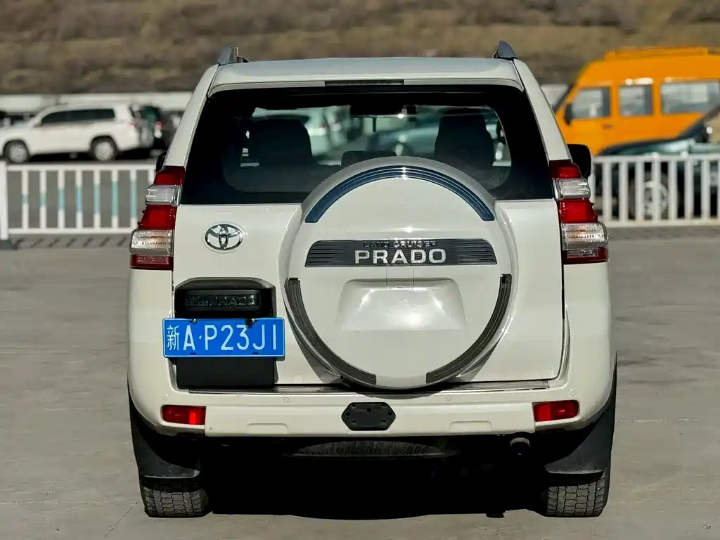 Toyota Land Cruiser Prado 2016 2.7L AT