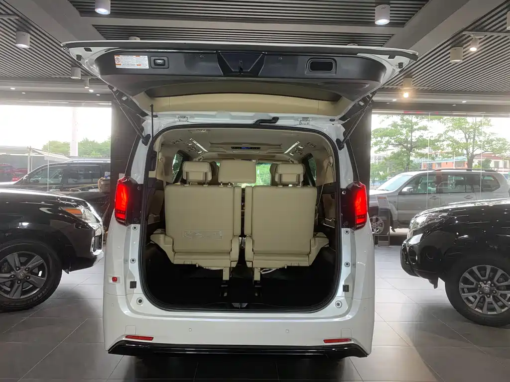 Toyota Alphard 2018 3.5L Luxury