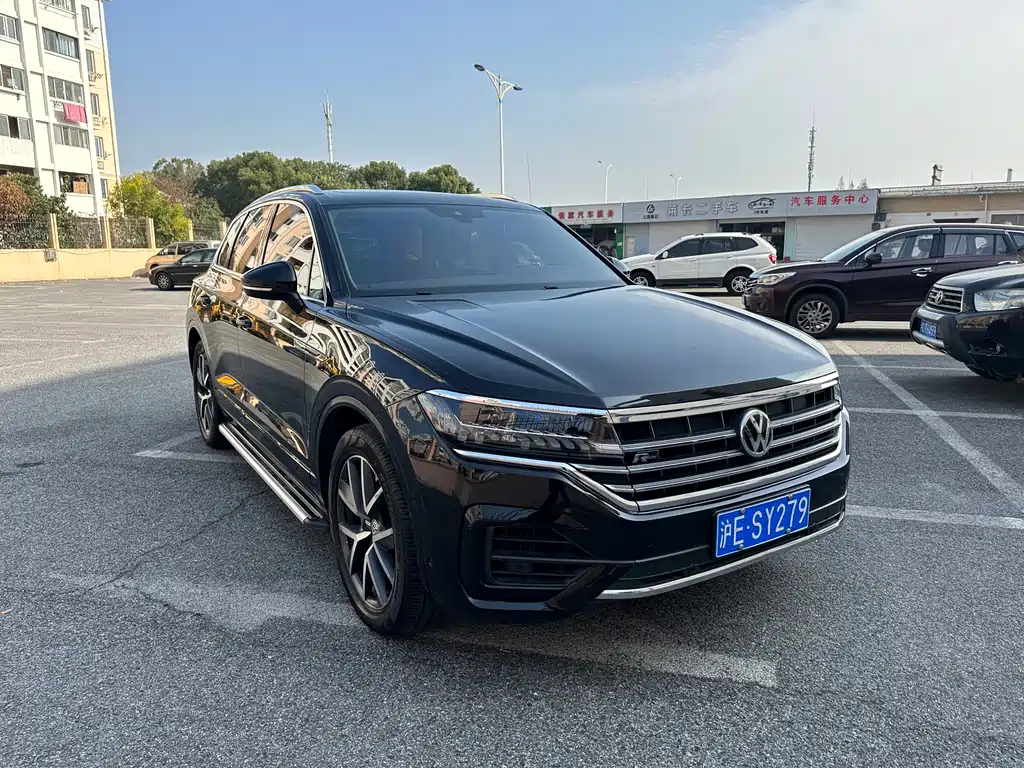VOLKSWAGEN TOUAREG