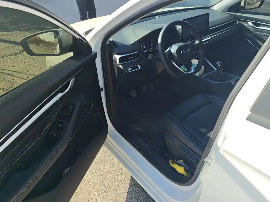 Geely Emgrand — миниатюра 7