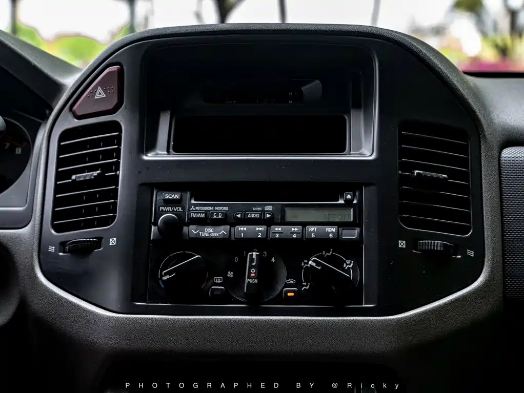 Mitsubishi Pajero — миниатюра 9