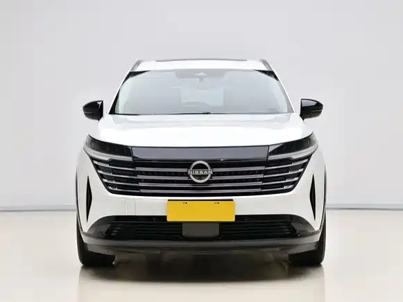 NISSAN EXPLORING THE LAND