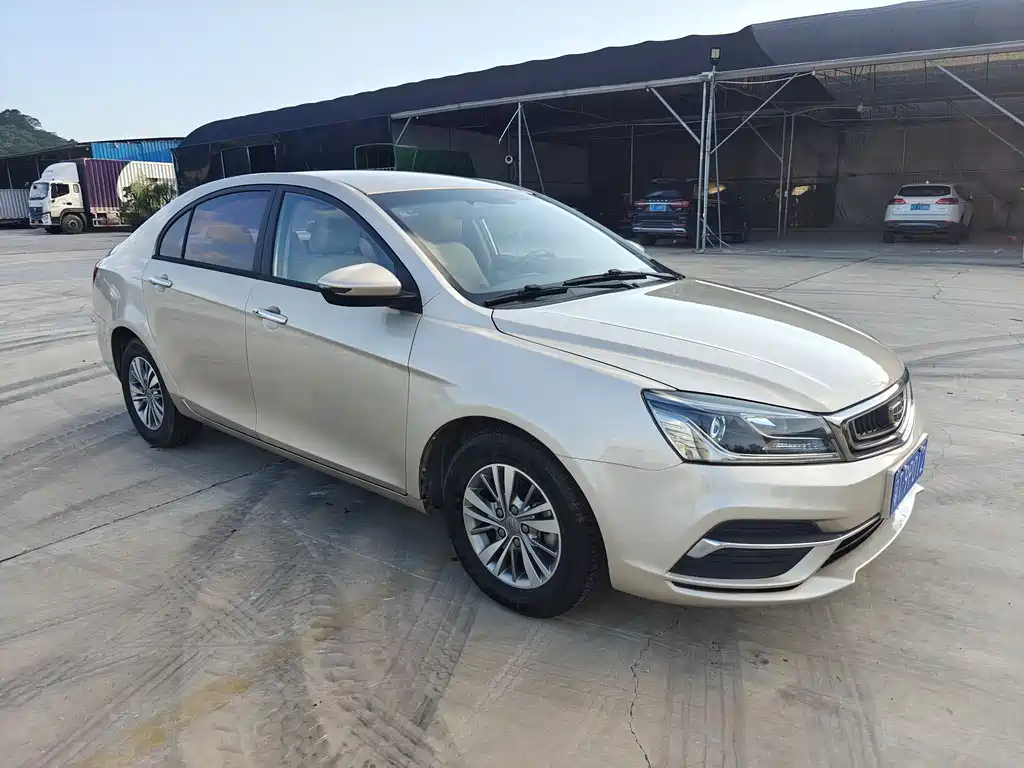 Geely Emgrand - фото 3