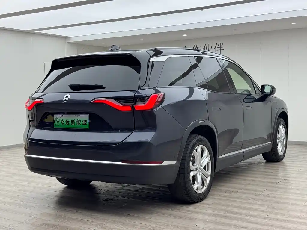 NIO ES8 2020 580KM мест
