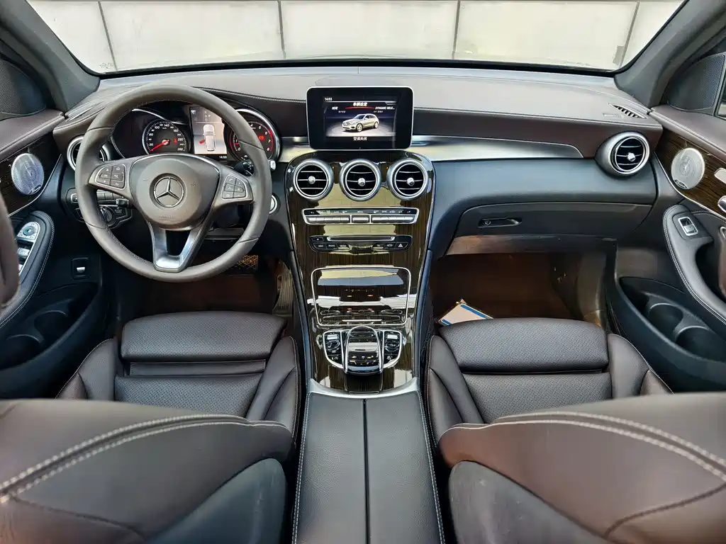 Mercedes-Benz GLC 2018 GLC 260 4MATIC Luxury